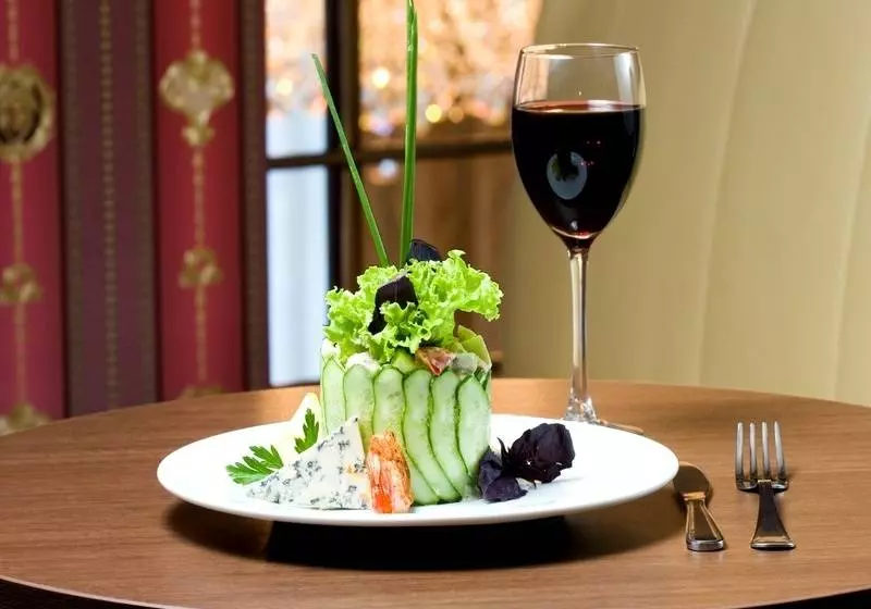 Manhattan Hotel & Restaurant