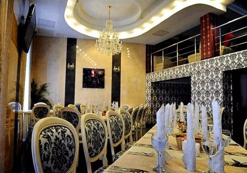 Manhattan Hotel & Restaurant