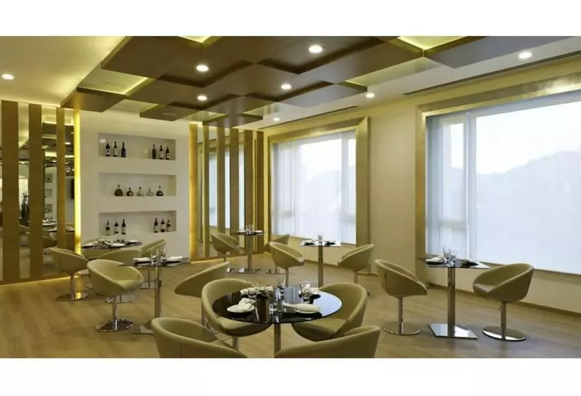 Hotel Meluha The Fern