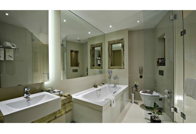 هتل Meluha The Fern