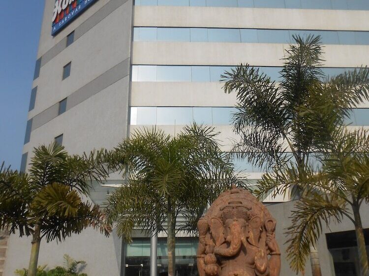 هتل Noorya Business & Banquet