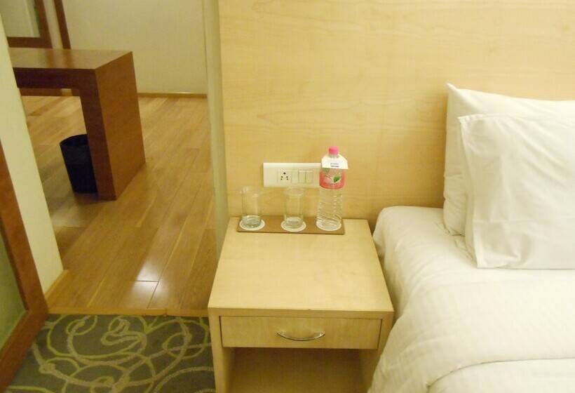 هتل Noorya Business & Banquet