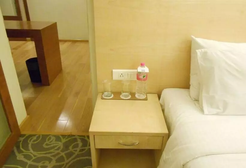 酒店 Noorya Business & Banquet