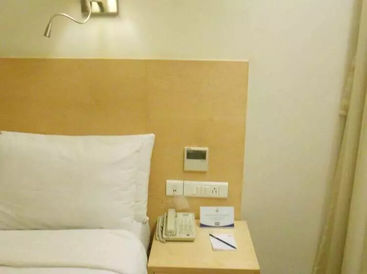 酒店 Noorya Business & Banquet