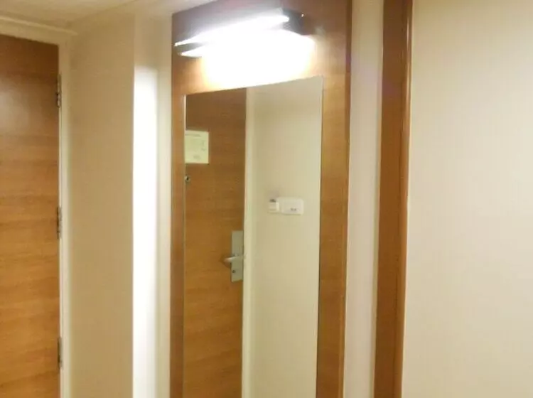 酒店 Noorya Business & Banquet