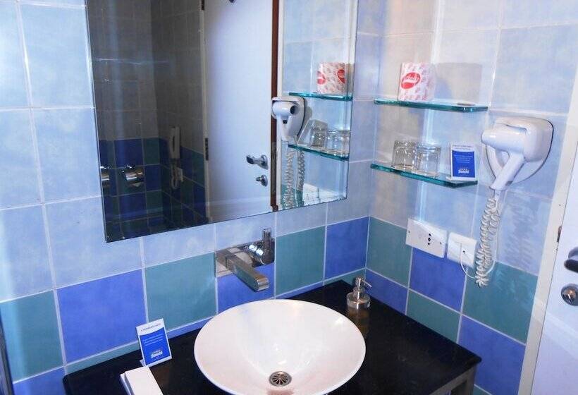 هتل Noorya Business & Banquet