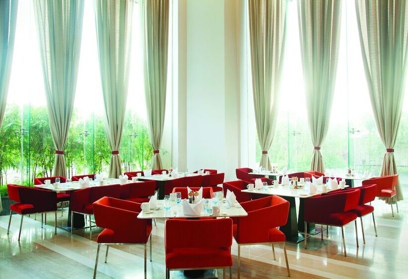 Radisson Blu Hotel Pune Kharadi