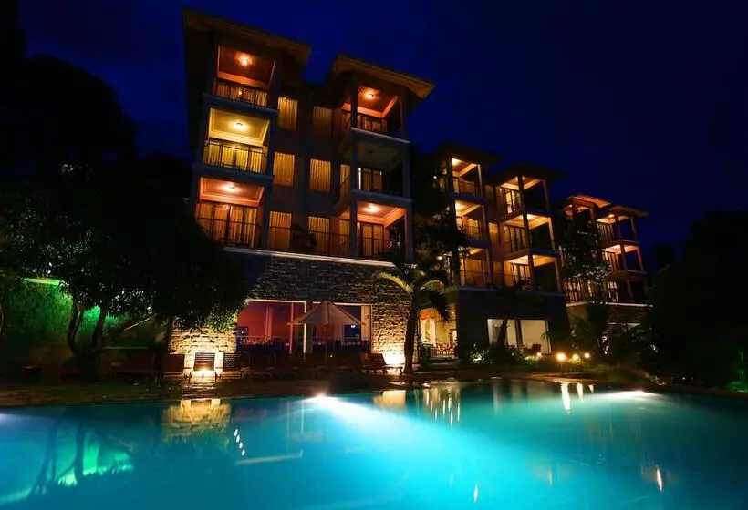 호텔 Randholee Resort & Spa