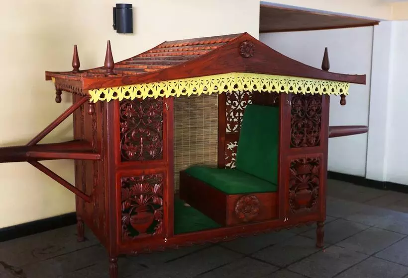 호텔 Randholee Resort & Spa