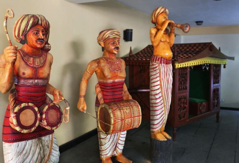 فندق Randholee Resort & Spa