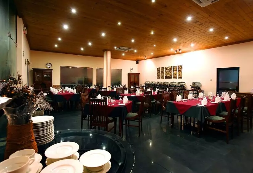 호텔 Randholee Resort & Spa