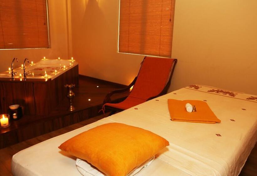 فندق Randholee Resort & Spa