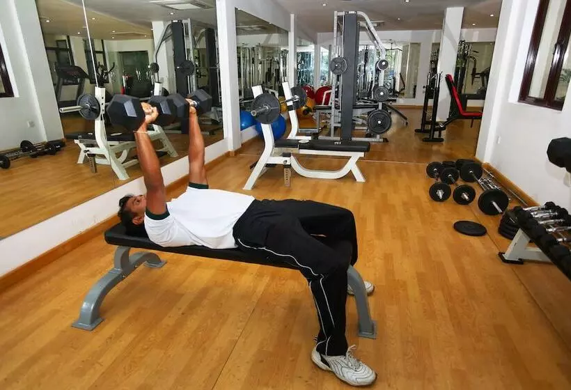 호텔 Randholee Resort & Spa