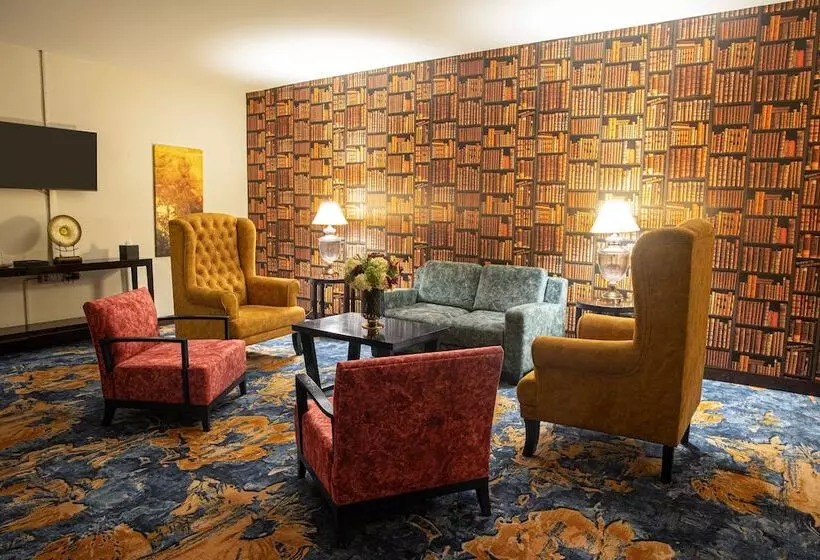 Hotel Somerset Greenways Chennai