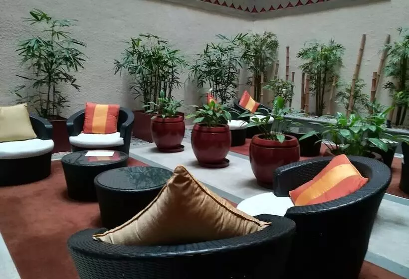 Hotel Somerset Greenways Chennai