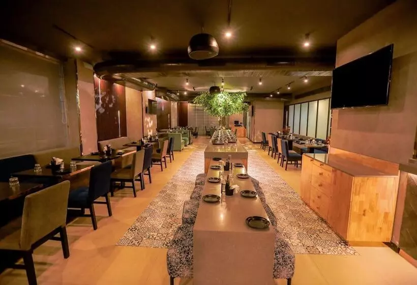 Hotel Somerset Greenways Chennai