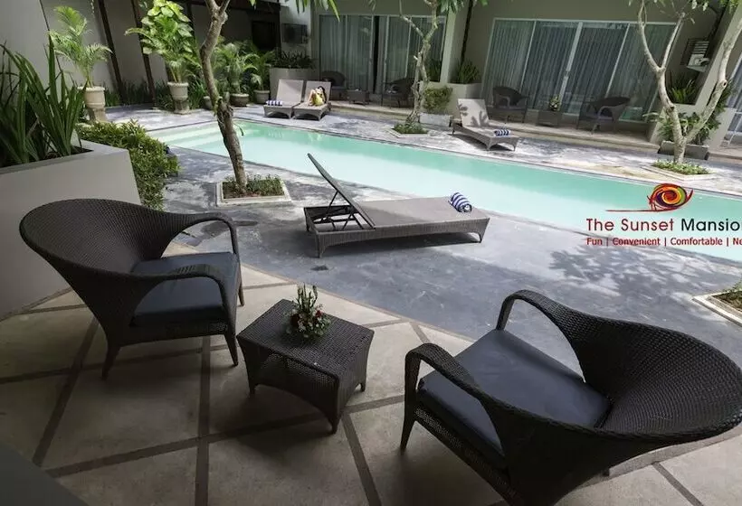 فندق Sunset Mansion Seminyak