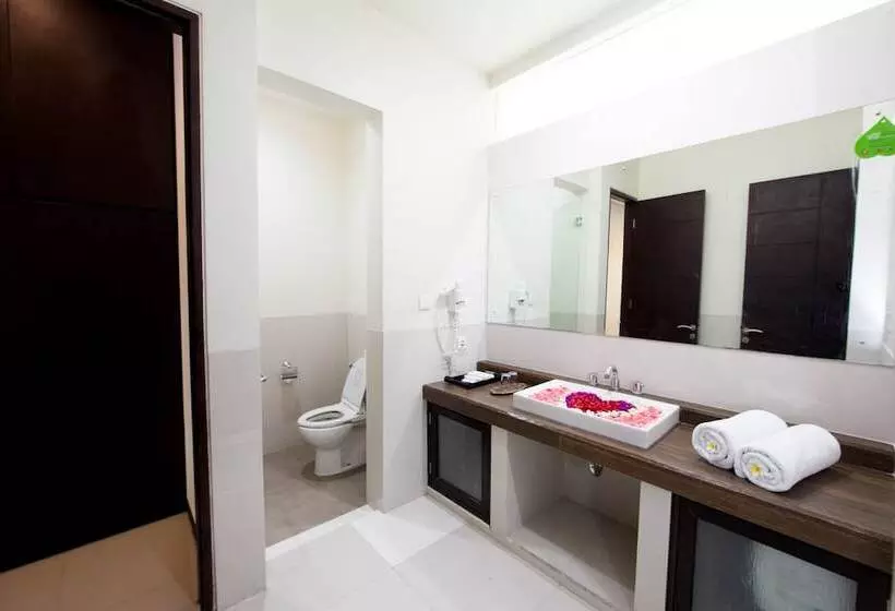 فندق Sunset Mansion Seminyak