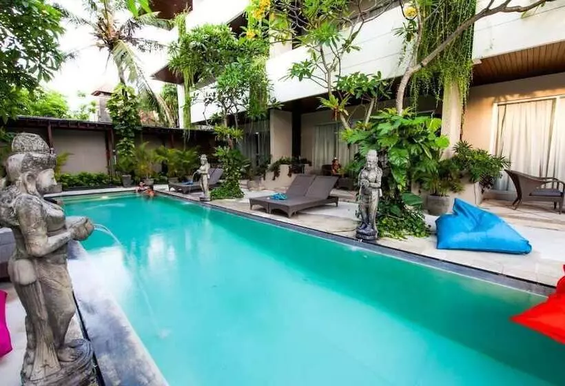 فندق Sunset Mansion Seminyak