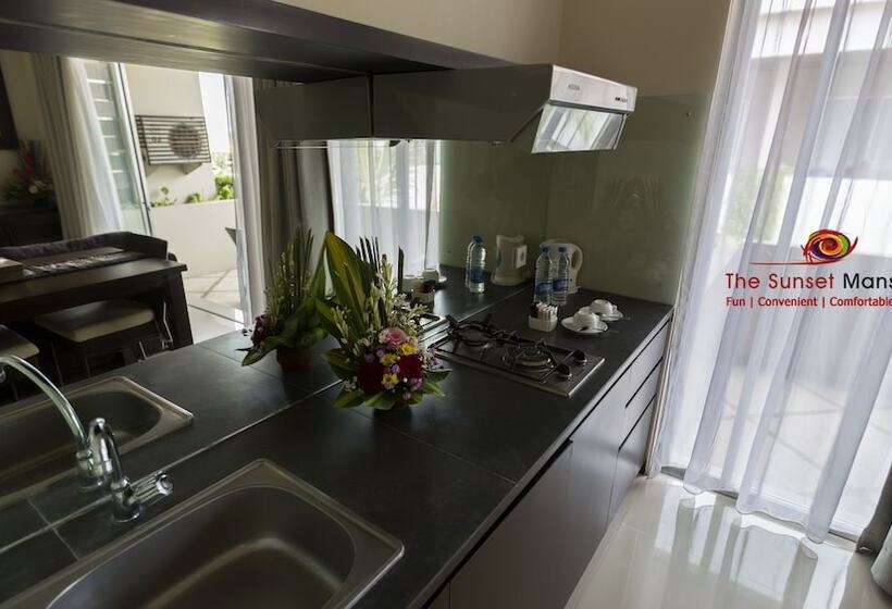 فندق Sunset Mansion  Seminyak