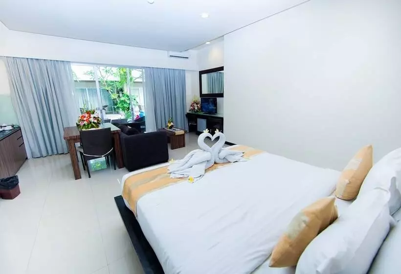 فندق Sunset Mansion Seminyak