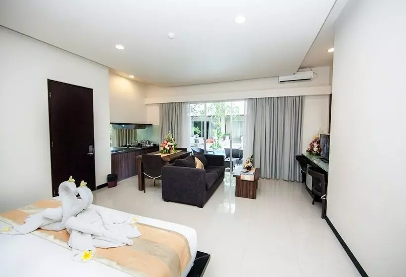 فندق Sunset Mansion Seminyak