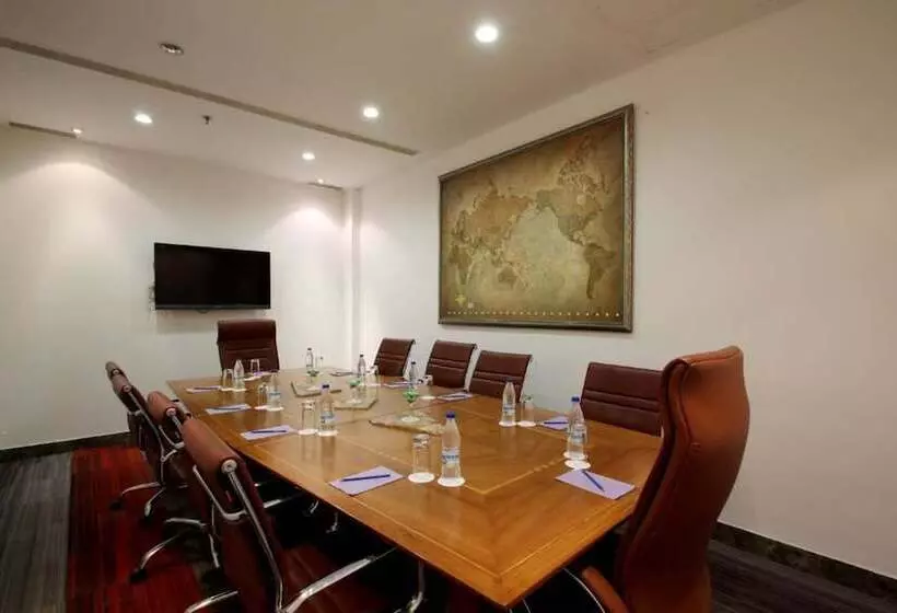 酒店 The Ashtan Sarovar Portico