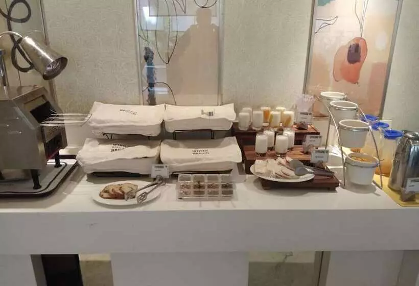 酒店 The Ashtan Sarovar Portico