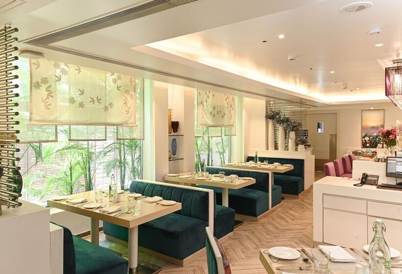 فندق The Ashtan Sarovar Portico