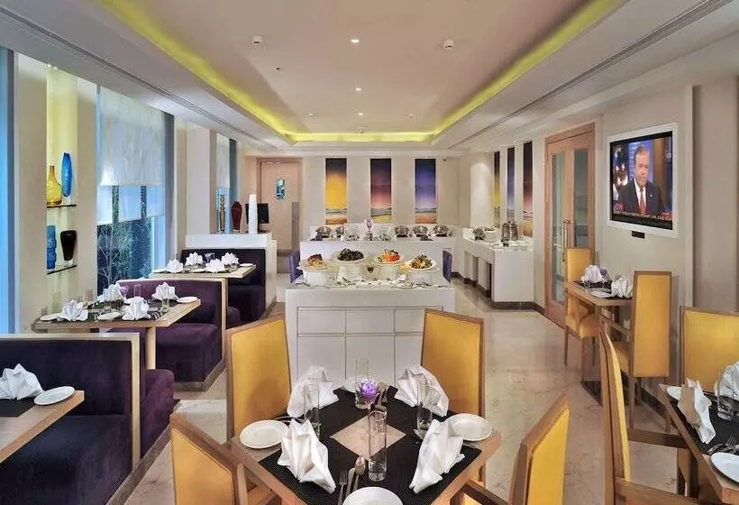 酒店 The Ashtan Sarovar Portico