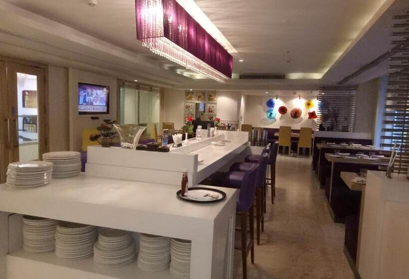 فندق The Ashtan Sarovar Portico