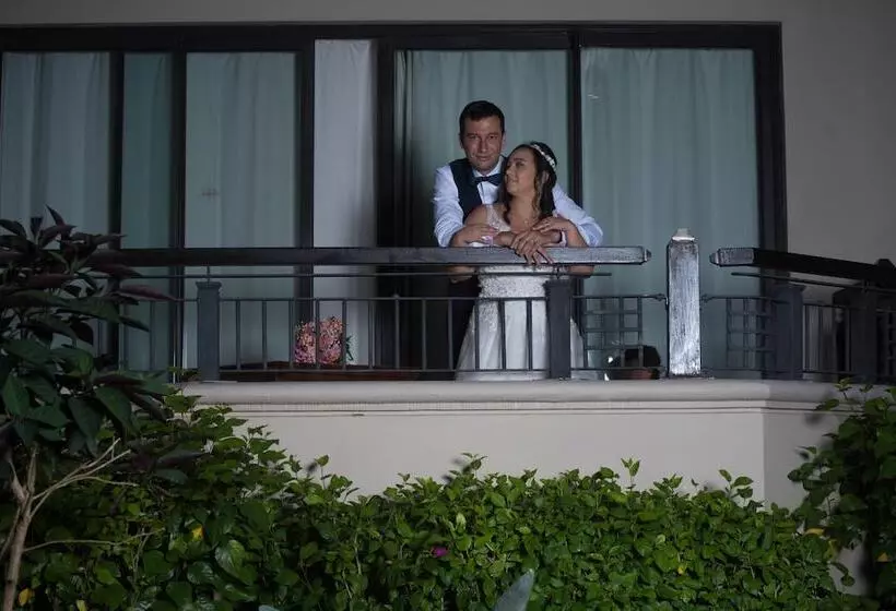 Le Cardinal Exclusive Resort