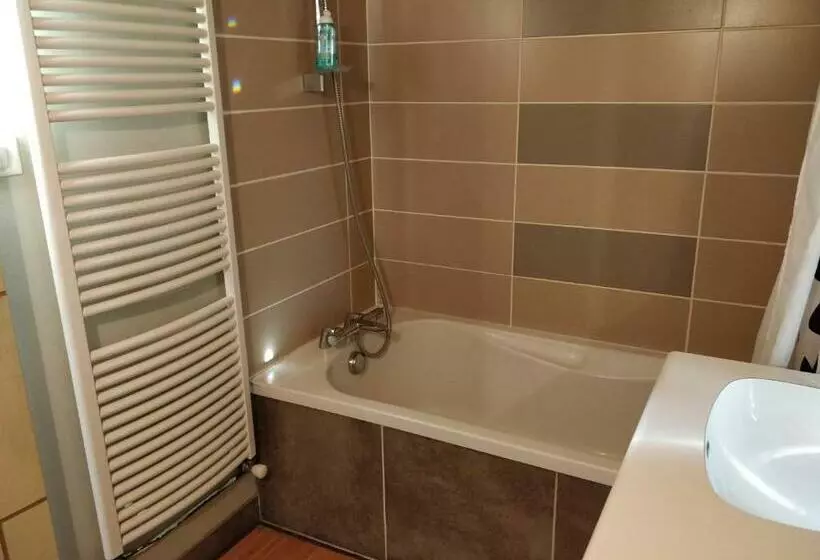 تختخواب و صبحانه Chambre Chaleureuse Chez L Habitant