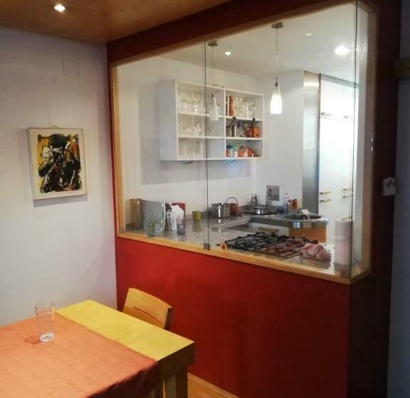 住宿加早餐  Room In Maisonette With Garden, Parking Place