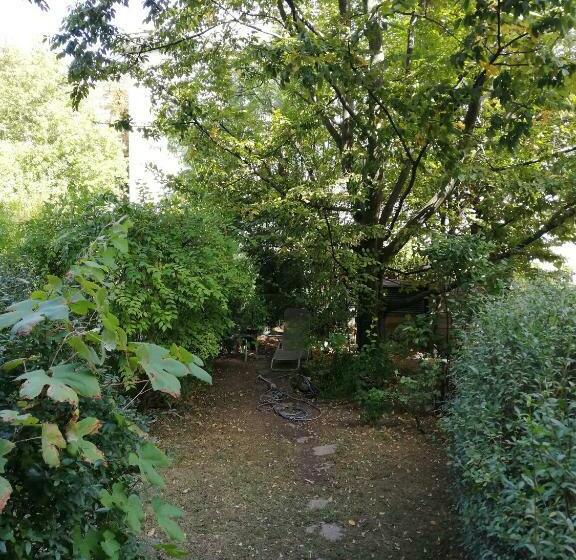 住宿加早餐  Room In Maisonette With Garden, Parking Place