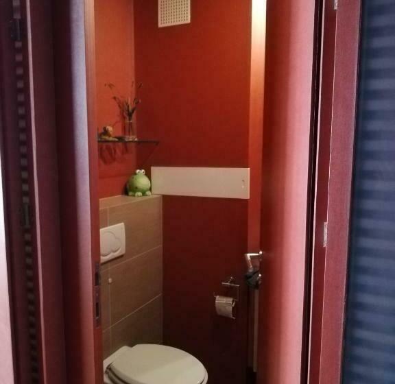 住宿加早餐  Room In Maisonette With Garden, Parking Place