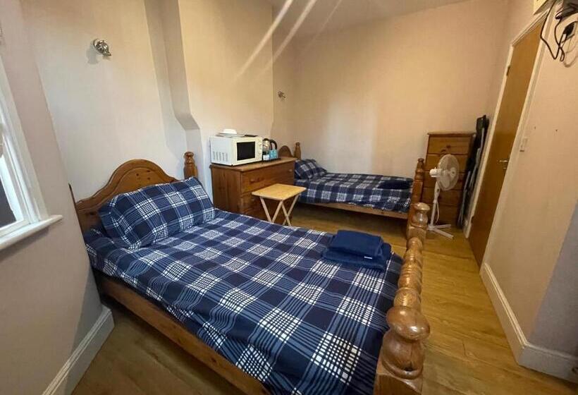 پانسیون Abbey Guest House