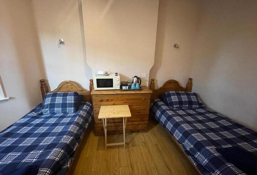 پانسیون Abbey Guest House