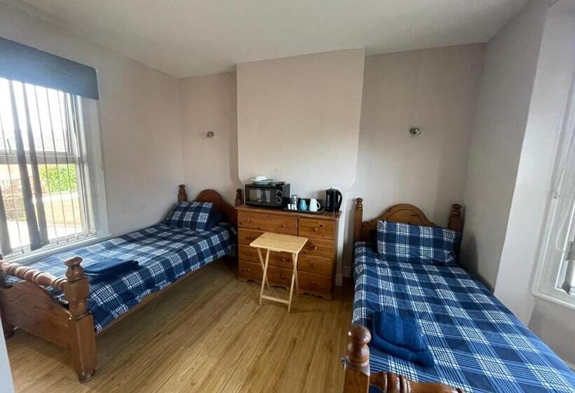 پانسیون Abbey Guest House