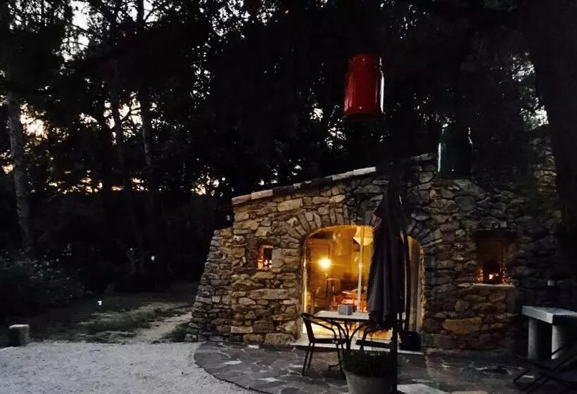 ペンション Cabanon Sainte Victoire