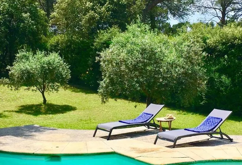 ペンション Cabanon Sainte Victoire