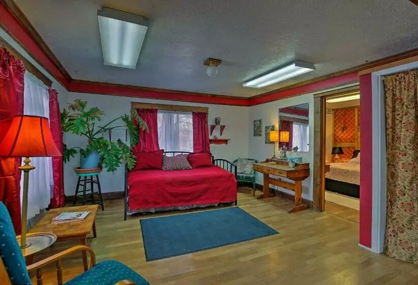 ペンション Center Street Cottage