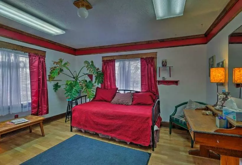 ペンション Center Street Cottage