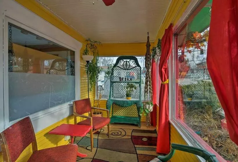 ペンション Center Street Cottage