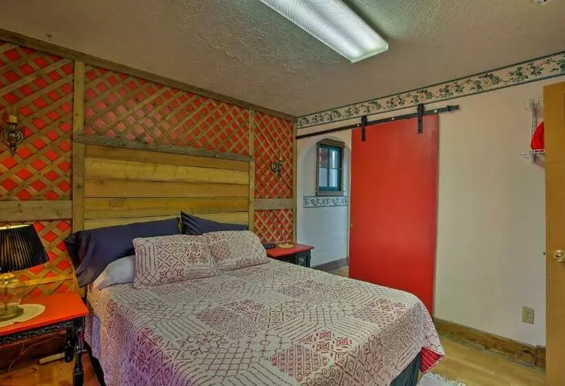 ペンション Center Street Cottage