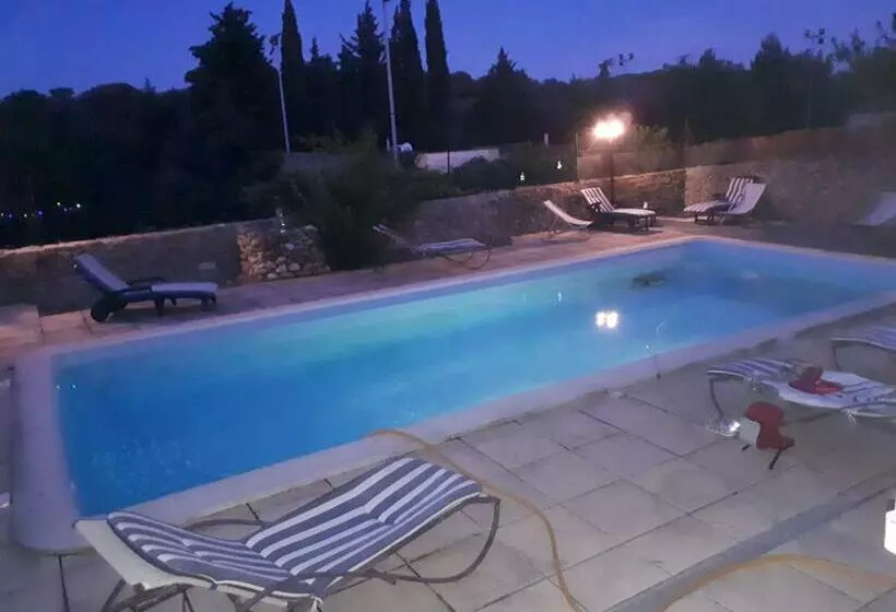 Aamiaismajoitus (B&B) La Médéenne