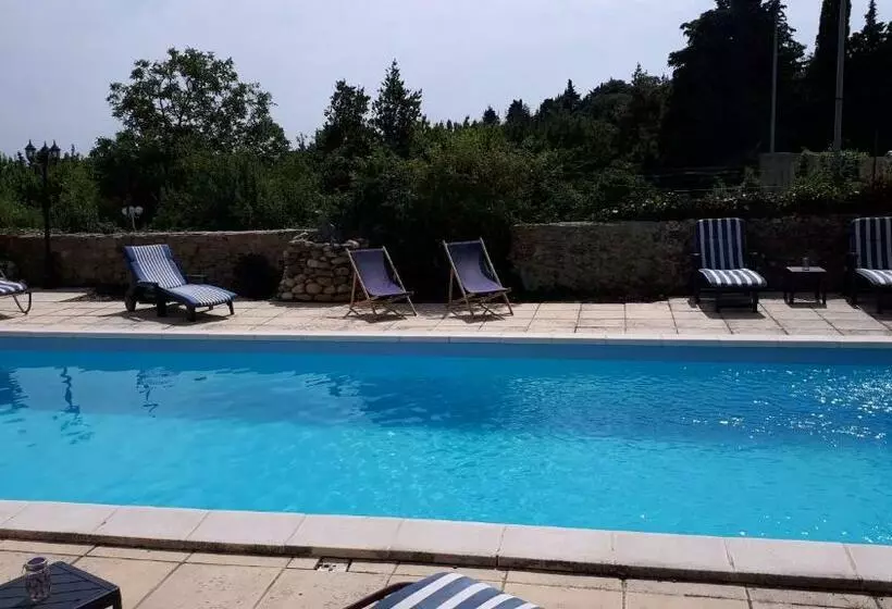 Aamiaismajoitus (B&B) La Médéenne