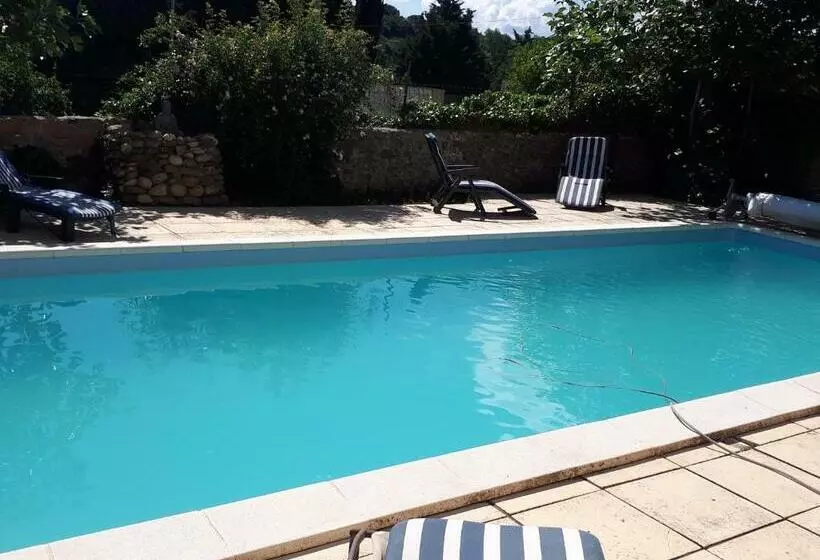 Aamiaismajoitus (B&B) La Médéenne