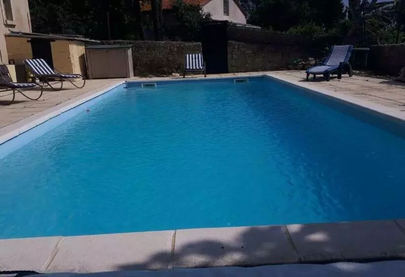 Aamiaismajoitus (B&B) La Médéenne