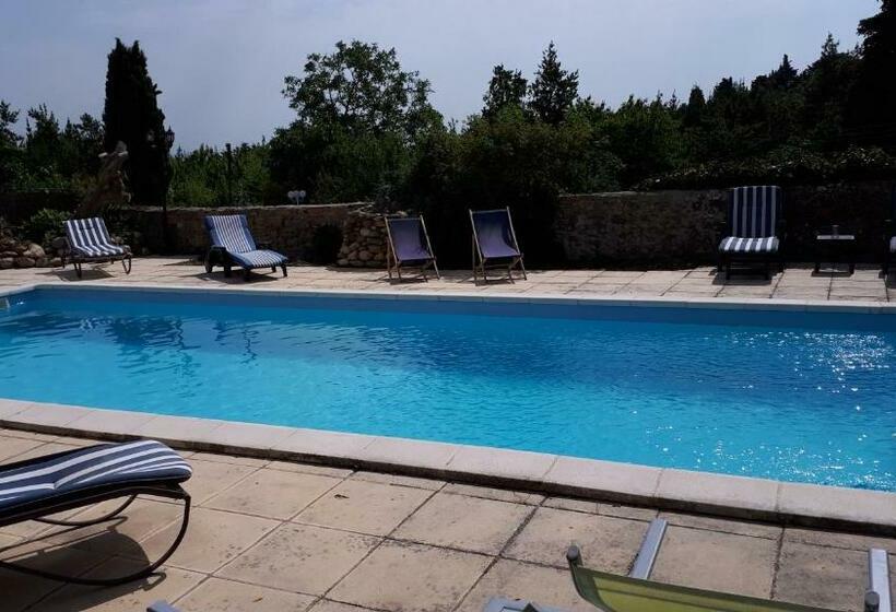 مبيت وإفطار La Médéenne